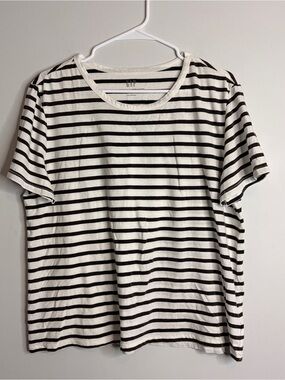 GAP organically grown cotton Brown & White Striped Short Sleeve Tee Large